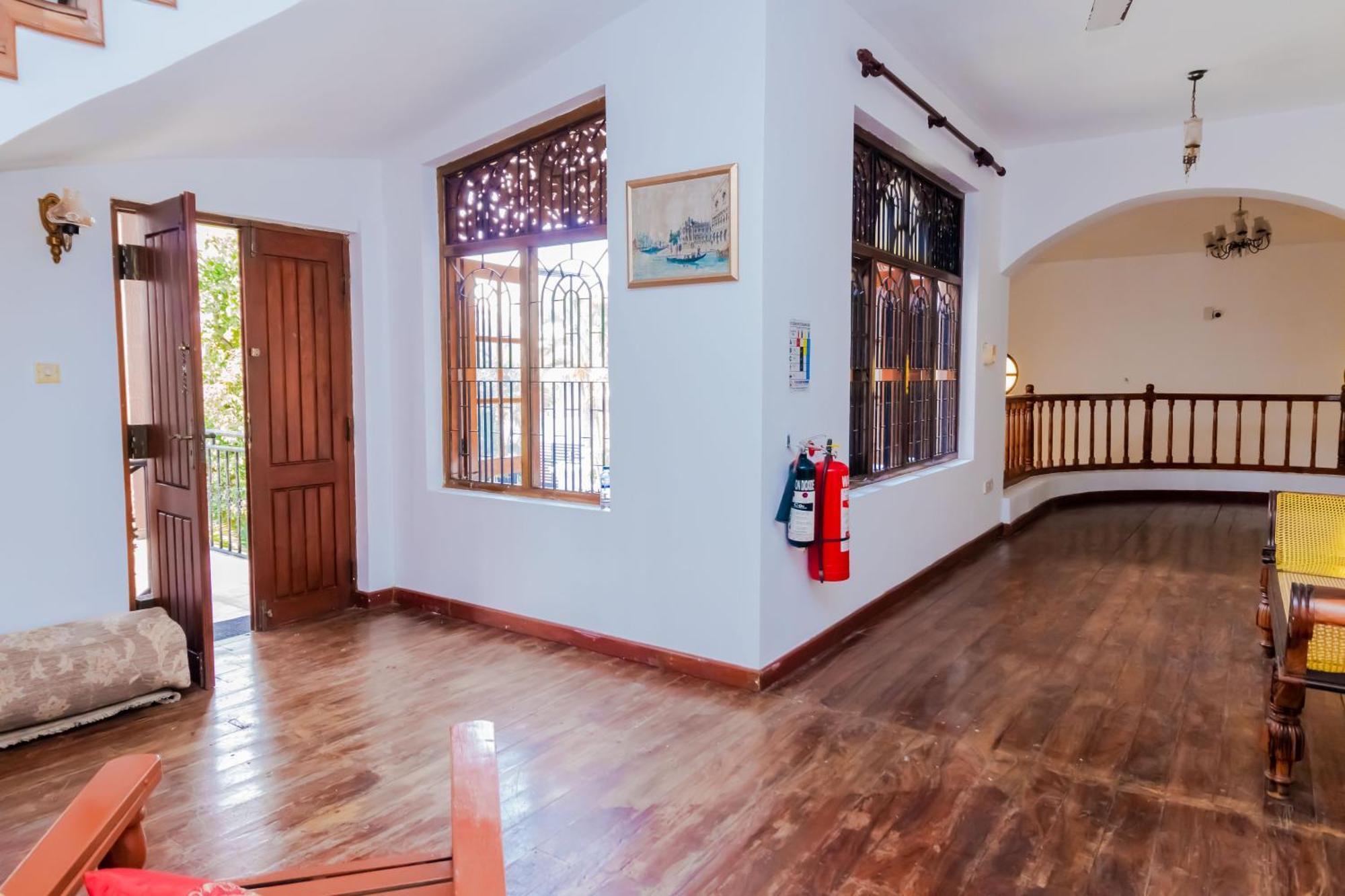 The Norfolk Heritage Airport Villa 카투나야크 외부 사진