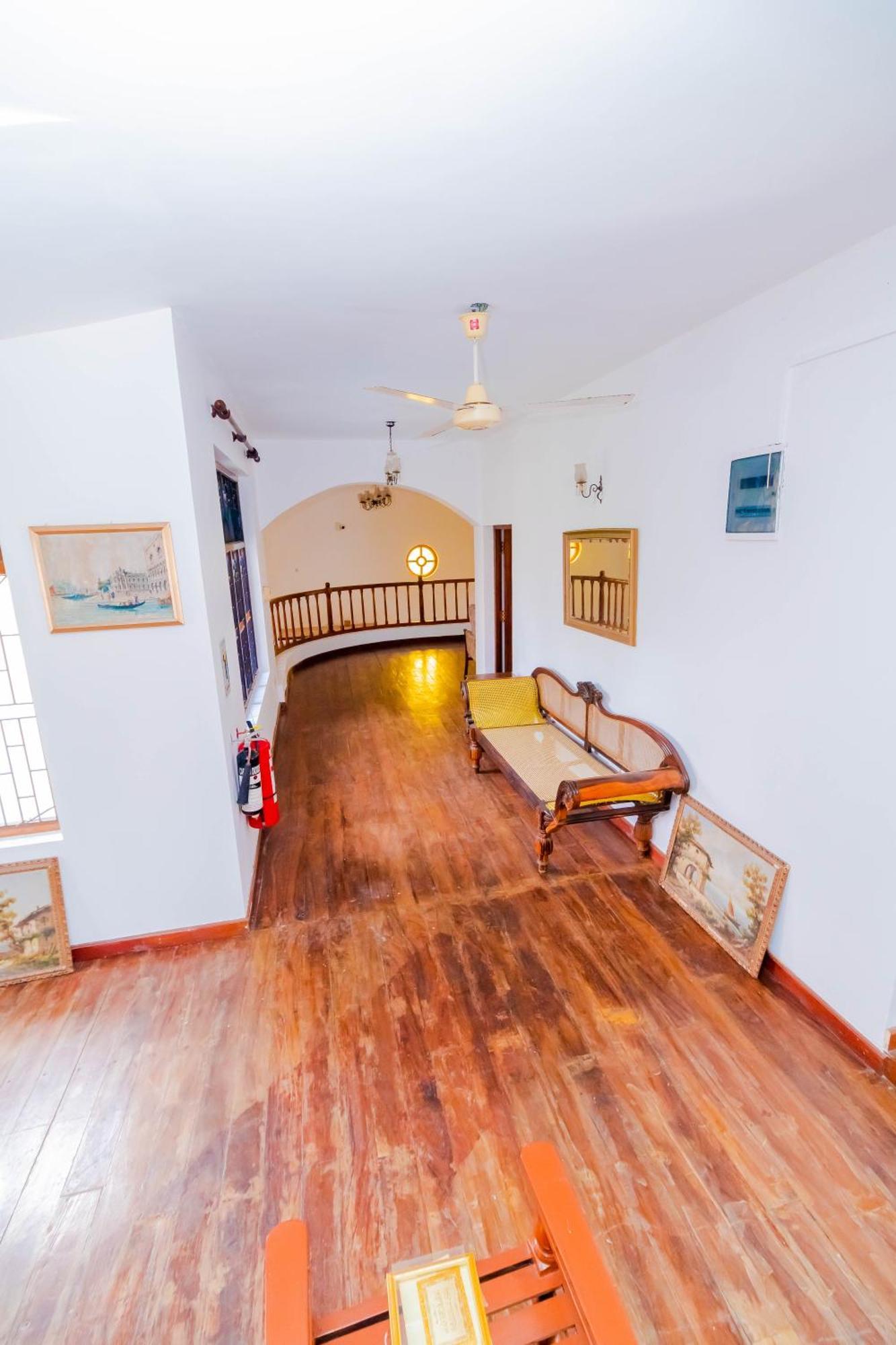 The Norfolk Heritage Airport Villa 카투나야크 외부 사진